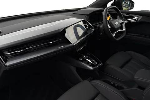 15 of 66 for Audi Q4 e-tron Q4 Black Edition 45 e-tron 210,00 kW