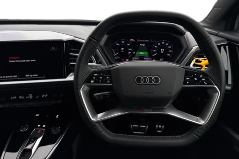 18 of 66 for Audi Q4 e-tron Q4 Black Edition 45 e-tron 210,00 kW