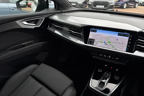 20 of 66 for Audi Q4 e-tron Q4 Black Edition 45 e-tron 210,00 kW