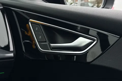 21 of 66 for Audi Q4 e-tron Q4 Black Edition 45 e-tron 210,00 kW