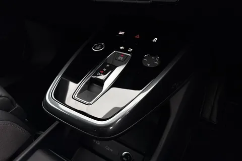 23 of 66 for Audi Q4 e-tron Q4 Black Edition 45 e-tron 210,00 kW