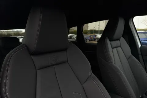 24 of 66 for Audi Q4 e-tron Q4 Black Edition 45 e-tron 210,00 kW