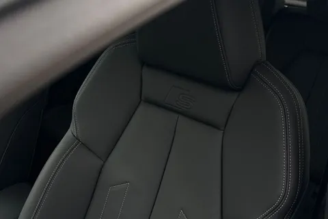 32 of 66 for Audi Q4 e-tron Q4 Black Edition 45 e-tron 210,00 kW