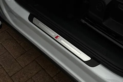 34 of 66 for Audi Q4 e-tron Q4 Black Edition 45 e-tron 210,00 kW