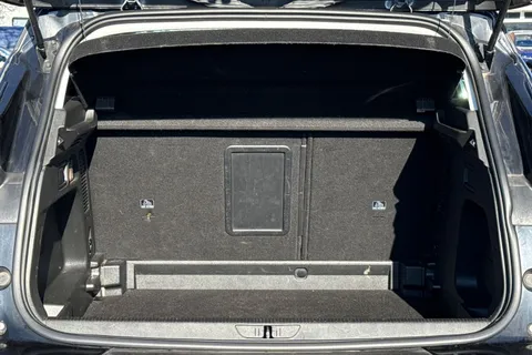 6 of 39 for Vauxhall Grandland X 1.5 Turbo D BlueInjection Sport Nav Euro 6 (s/s) 5dr