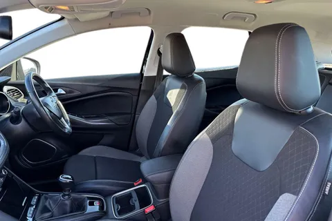 15 of 39 for Vauxhall Grandland X 1.5 Turbo D BlueInjection Sport Nav Euro 6 (s/s) 5dr