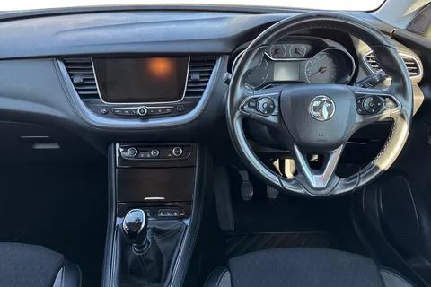 17 of 39 for Vauxhall Grandland X 1.5 Turbo D BlueInjection Sport Nav Euro 6 (s/s) 5dr