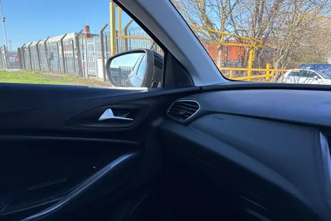 32 of 39 for Vauxhall Grandland X 1.5 Turbo D BlueInjection Sport Nav Euro 6 (s/s) 5dr