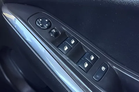 33 of 39 for Vauxhall Grandland X 1.5 Turbo D BlueInjection Sport Nav Euro 6 (s/s) 5dr