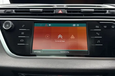 DG22SSX Citroën Grand C4 Spacetourer 1.2 PureTech Shine Euro 6 (s/s) 5dr Thumbnail #17