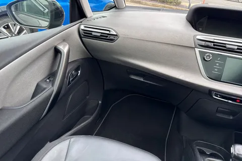 DG22SSX Citroën Grand C4 Spacetourer 1.2 PureTech Shine Euro 6 (s/s) 5dr Thumbnail #20