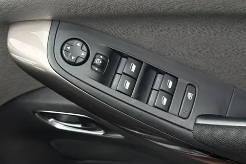 DG22SSX Citroën Grand C4 Spacetourer 1.2 PureTech Shine Euro 6 (s/s) 5dr Thumbnail #21