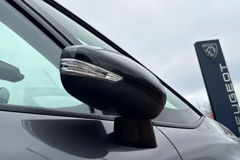 DG22SSX Citroën Grand C4 Spacetourer 1.2 PureTech Shine Euro 6 (s/s) 5dr Thumbnail #27