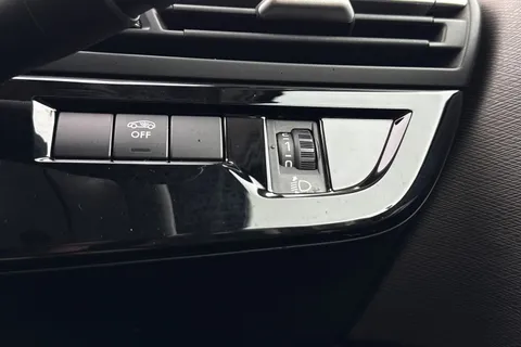 DG22SSX Citroën Grand C4 Spacetourer 1.2 PureTech Shine Euro 6 (s/s) 5dr Thumbnail #36