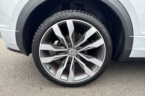 VE69KMY Volkswagen T-Roc 1.5 TSI EVO R-Line Euro 6 (s/s) 5dr Thumbnail #12