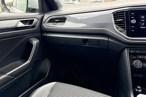 VE69KMY Volkswagen T-Roc 1.5 TSI EVO R-Line Euro 6 (s/s) 5dr Thumbnail #21