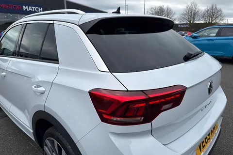 VE69KMY Volkswagen T-Roc 1.5 TSI EVO R-Line Euro 6 (s/s) 5dr Thumbnail #31