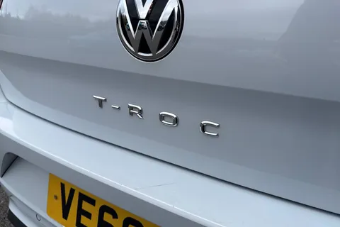 VE69KMY Volkswagen T-Roc 1.5 TSI EVO R-Line Euro 6 (s/s) 5dr Thumbnail #33