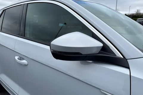 VE69KMY Volkswagen T-Roc 1.5 TSI EVO R-Line Euro 6 (s/s) 5dr Thumbnail #36