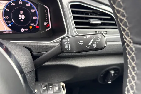 VE69KMY Volkswagen T-Roc 1.5 TSI EVO R-Line Euro 6 (s/s) 5dr Thumbnail #43