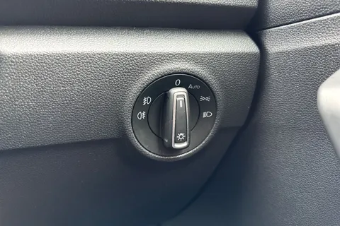 VE69KMY Volkswagen T-Roc 1.5 TSI EVO R-Line Euro 6 (s/s) 5dr Thumbnail #44