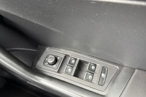 VE69KMY Volkswagen T-Roc 1.5 TSI EVO R-Line Euro 6 (s/s) 5dr Thumbnail #45