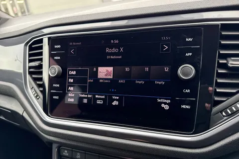 VE69KMY Volkswagen T-Roc 1.5 TSI EVO R-Line Euro 6 (s/s) 5dr Thumbnail #47