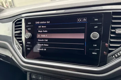 VE69KMY Volkswagen T-Roc 1.5 TSI EVO R-Line Euro 6 (s/s) 5dr Thumbnail #48