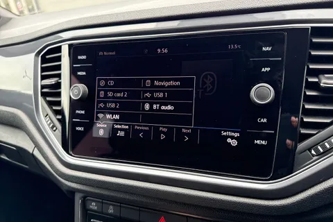 VE69KMY Volkswagen T-Roc 1.5 TSI EVO R-Line Euro 6 (s/s) 5dr Thumbnail #49