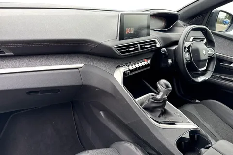 15 of 67 for PEUGEOT 3008 1.5 BlueHDi GT Line Euro 6 (s/s) 5dr