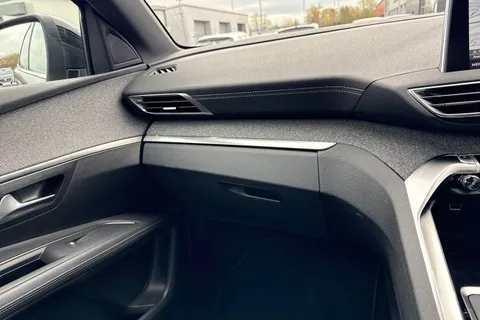 20 of 67 for PEUGEOT 3008 1.5 BlueHDi GT Line Euro 6 (s/s) 5dr