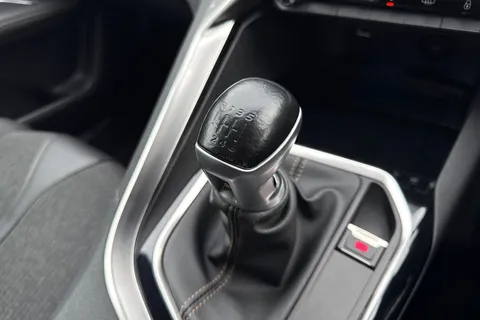 23 of 67 for PEUGEOT 3008 1.5 BlueHDi GT Line Euro 6 (s/s) 5dr