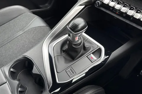 57 of 67 for PEUGEOT 3008 1.5 BlueHDi GT Line Euro 6 (s/s) 5dr