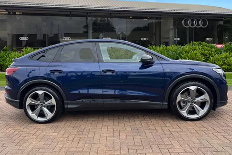 KW25NPN Audi Q4 e-tron Q4 Sportback Black Edition 45 e-tron  210,00 kW Thumbnail #4