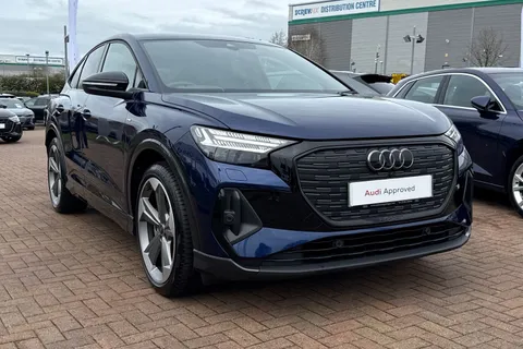 KW25NPN Audi Q4 e-tron Q4 Sportback Black Edition 45 e-tron  210,00 kW Thumbnail #9