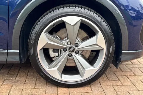 KW25NPN Audi Q4 e-tron Q4 Sportback Black Edition 45 e-tron  210,00 kW Thumbnail #11