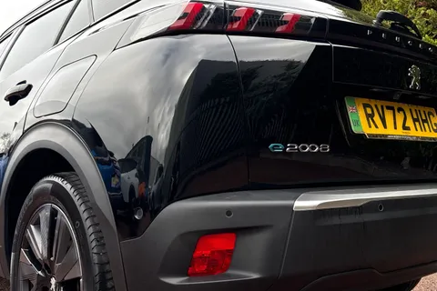 RV72HHG PEUGEOT e-2008 50kWh GT Premium Auto 5dr (7kW Charger) Thumbnail #9