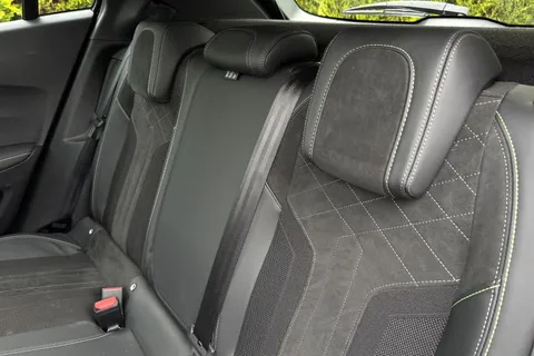 RV72HHG PEUGEOT e-2008 50kWh GT Premium Auto 5dr (7kW Charger) Thumbnail #20