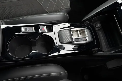 RV72HHG PEUGEOT e-2008 50kWh GT Premium Auto 5dr (7kW Charger) Thumbnail #24