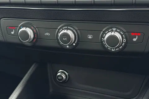 DN74GXB Audi Q2 Sport 30 TFSI 116 PS 6-speed Thumbnail #23