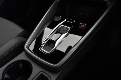 KJ25XAR Audi S3 Black Edition TFSI  333 PS S tronic Thumbnail #24