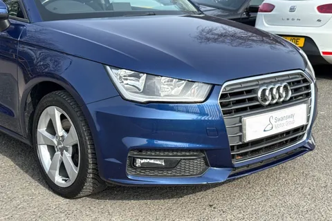 8 of 40 for AUDI A1 1.6 TDI Sport 3dr