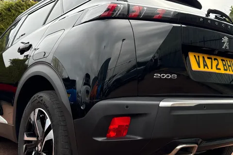 8 of 50 for PEUGEOT 2008 1.2 PureTech GT EAT Euro 6 (s/s) 5dr