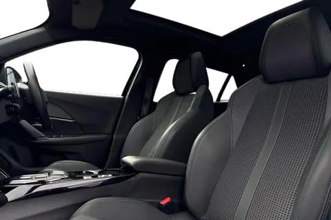 16 of 50 for PEUGEOT 2008 1.2 PureTech GT EAT Euro 6 (s/s) 5dr