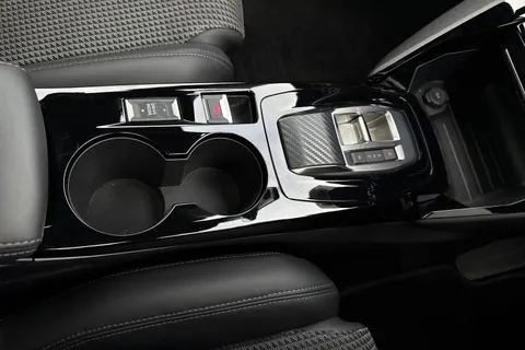 23 of 50 for PEUGEOT 2008 1.2 PureTech GT EAT Euro 6 (s/s) 5dr