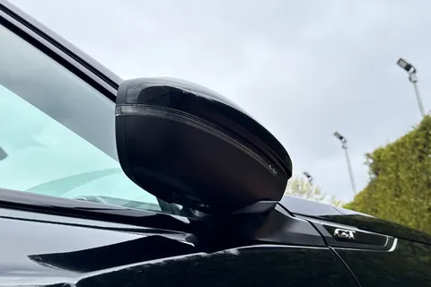 25 of 50 for PEUGEOT 2008 1.2 PureTech GT EAT Euro 6 (s/s) 5dr