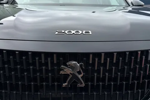 31 of 50 for PEUGEOT 2008 1.2 PureTech GT EAT Euro 6 (s/s) 5dr