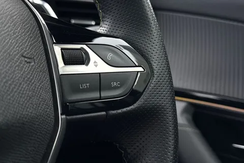 36 of 50 for PEUGEOT 2008 1.2 PureTech GT EAT Euro 6 (s/s) 5dr