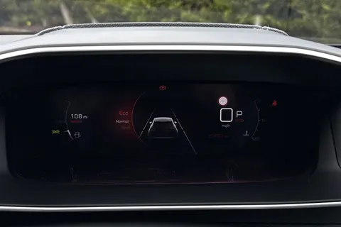 37 of 50 for PEUGEOT 2008 1.2 PureTech GT EAT Euro 6 (s/s) 5dr