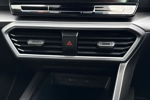 22 of 40 for SEAT Leon 1.5 eTSI MHEV FR DSG Euro 6 (s/s) 5dr